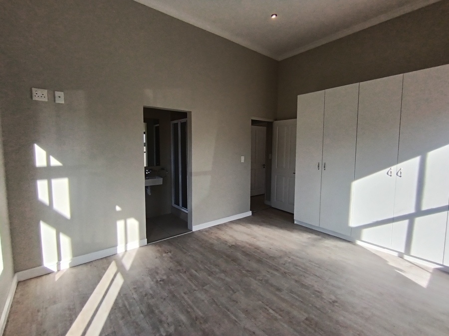 To Let 4 Bedroom Property for Rent in Atlantic Beach Golf Estate Western Cape